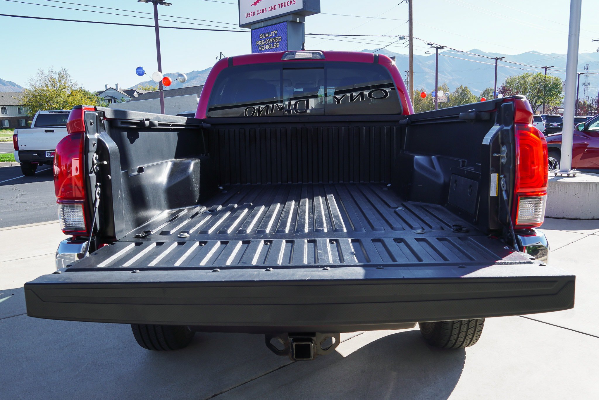 Used 2019 Toyota Tacoma SR5 AWD/4WD image 14