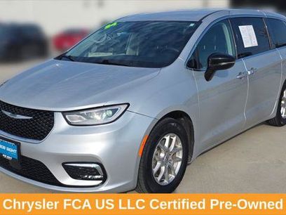 Certified 2024 Chrysler Pacifica Touring-L