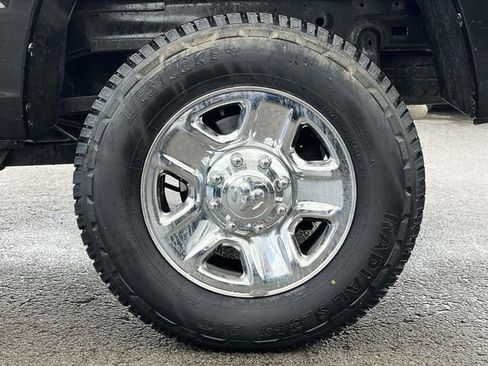 Used 2018 RAM 2500 Tradesman w/ Chrome Appearance Group image 11