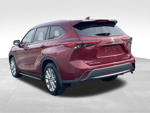 Used 2021 Toyota Highlander Limited AWD/4WD image 5