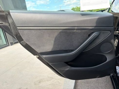 Used 2022 Tesla Model 3 Long Range AWD/4WD image 19
