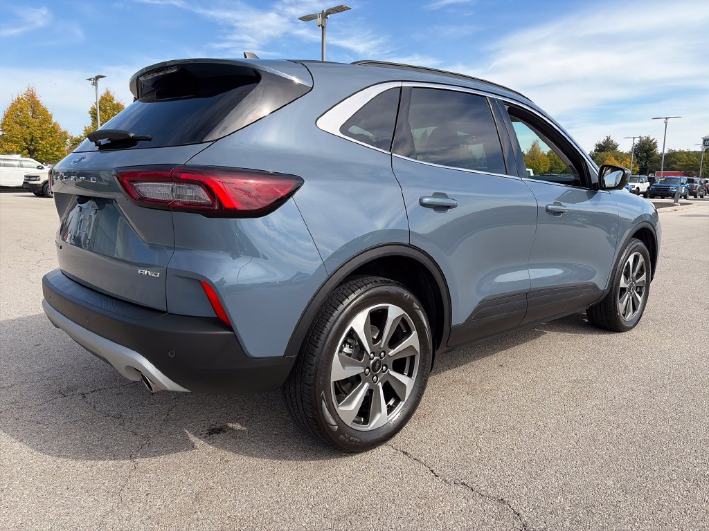 Used 2024 Ford Escape Platinum AWD/4WD image 7