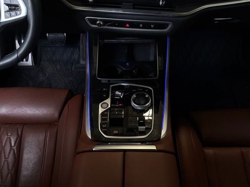 Used 2025 BMW X5 M60i AWD/4WD image 19
