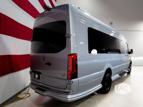 Used 2025 Mercedes-Benz Sprinter 3500 image 7