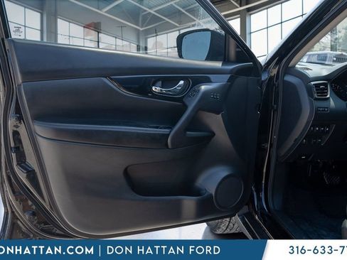 Used 2019 Nissan Rogue SL FWD image 12