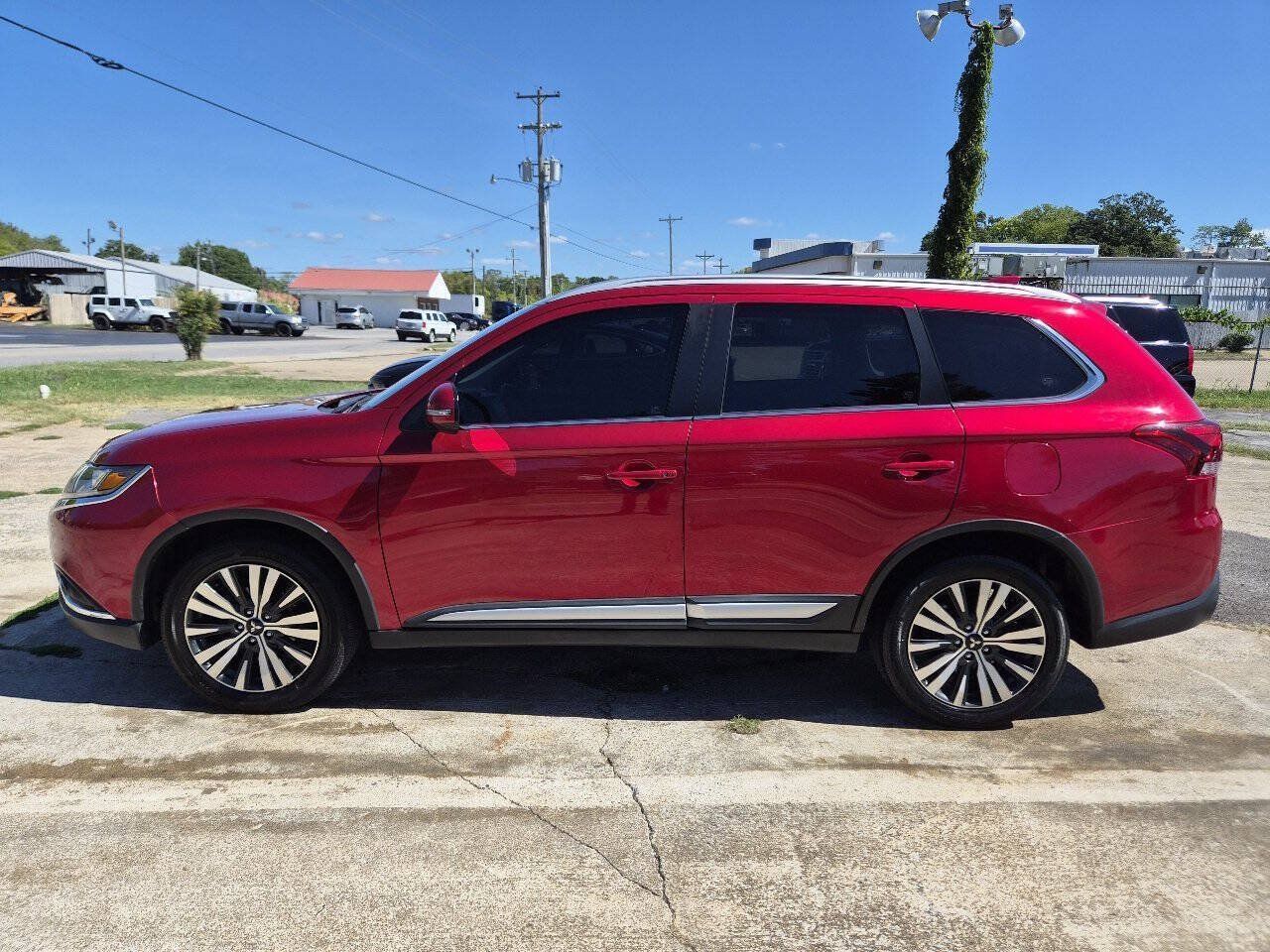 Used 2020 Mitsubishi Outlander SEL AWD/4WD image 2