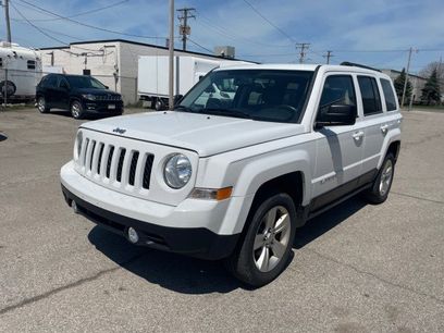 Used 2014 Jeep Patriot Latitude w/ Sun/Sound Group