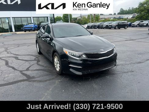 Used 2017 Kia Optima LX FWD image 3