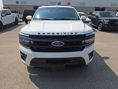 Used 2022 Ford Expedition Max Limited AWD/4WD image 2