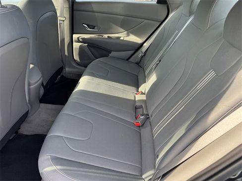 Used 2021 Hyundai Elantra SEL w/ Cargo Package image 8