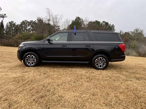 Certified 2024 Ford Expedition Max XLT image 11
