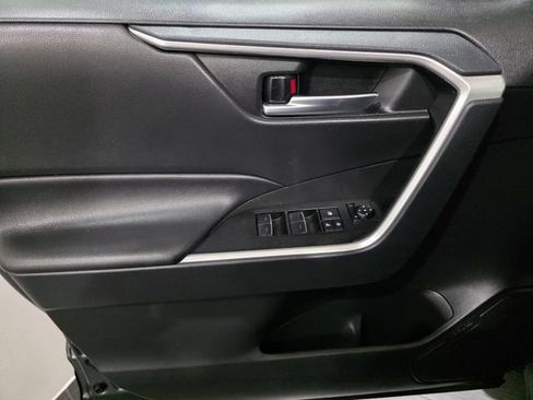 Used 2025 Toyota RAV4 XLE AWD/4WD image 10