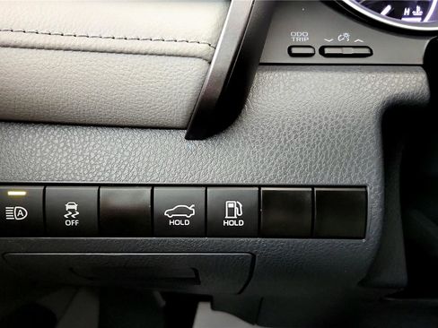 Used 2023 Toyota Camry LE AWD/4WD image 32