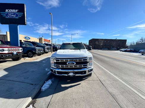 Used 2024 Ford F250 XLT image 2