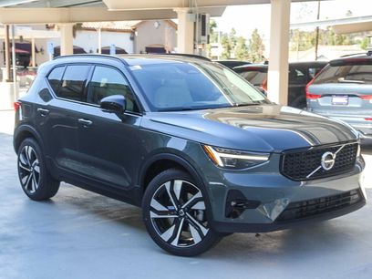 New 2026 Volvo XC40 B5 Ultra w/ Climate Package