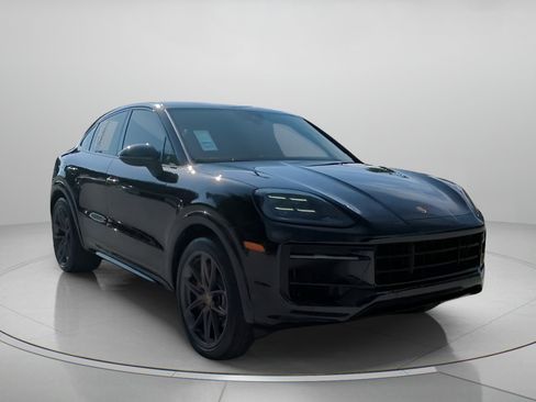 Used 2024 Porsche Cayenne S AWD/4WD image 4