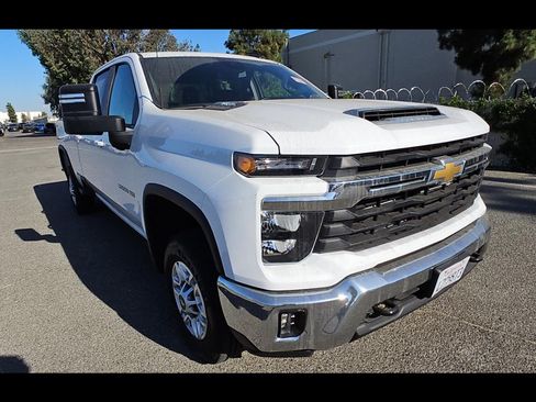 Used 2024 Chevrolet Silverado 2500 LT w/ Convenience Package AWD/4WD image 9
