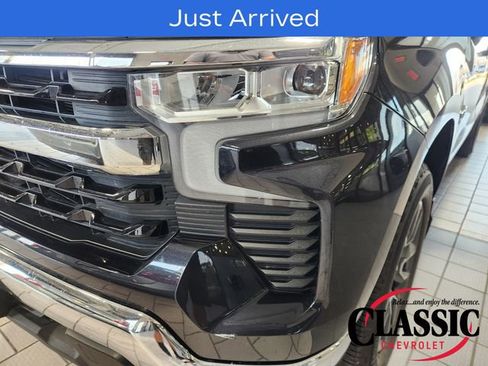 Used 2022 Chevrolet Silverado 1500 LT image 9
