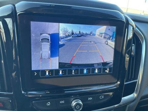 Used 2021 Chevrolet Traverse LT w/ LT Premium Package image 26
