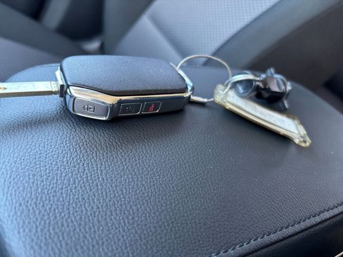 Used 2025 Kia Soul LX w/ LX Technology Package FWD image 21
