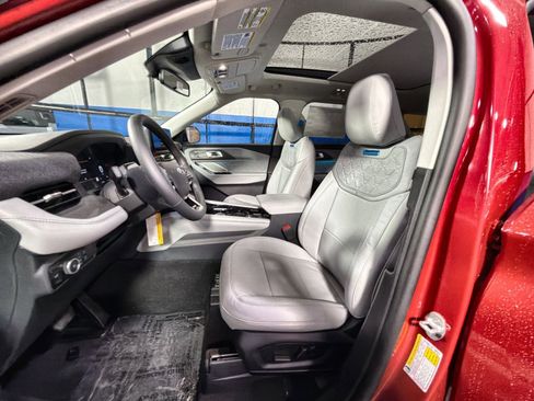 New 2026 Ford Explorer Platinum image 22