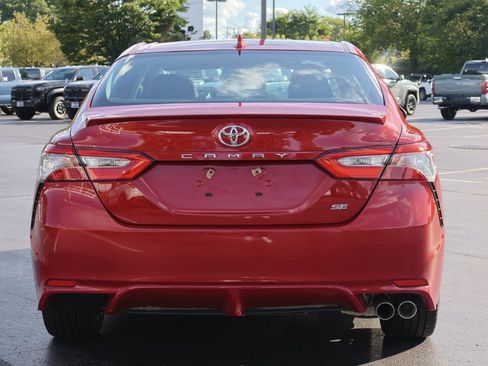 Used 2019 Toyota Camry SE FWD image 6