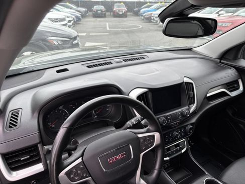Used 2024 GMC Terrain SLT AWD/4WD image 34