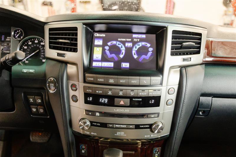Used 2015 Lexus LX 570 4WD w/ Luxury Package image 21