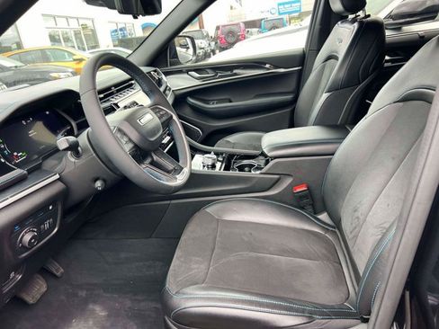 Used 2022 Jeep Grand Cherokee Trailhawk w/ Advanced Protech Group II AWD/4WD image 14