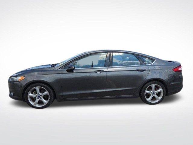 Used 2016 Ford Fusion SE w/ Equipment Group 201A FWD image 6