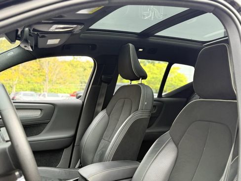 Used 2021 Volvo XC40 P8 Recharge w/ Advanced Package image 16