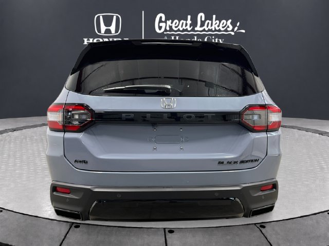 New 2026 Honda Pilot Black Edition image 4