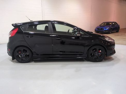 Used 2019 Ford Fiesta ST FWD image 2