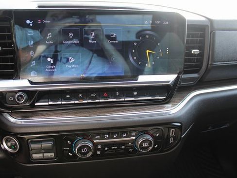 Used 2025 Chevrolet Silverado 1500 LT image 12