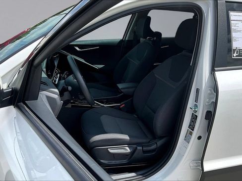 Used 2025 Kia Niro LX FWD image 22