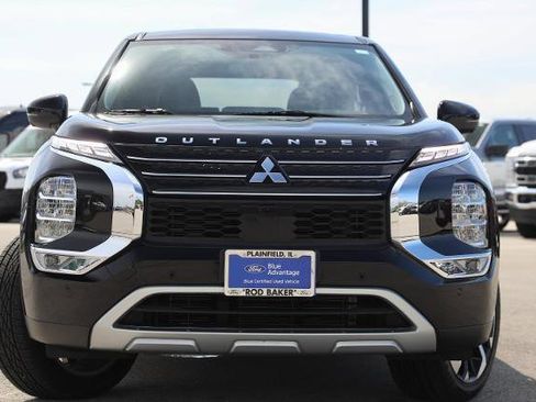 Used 2023 Mitsubishi Outlander SE AWD/4WD image 2