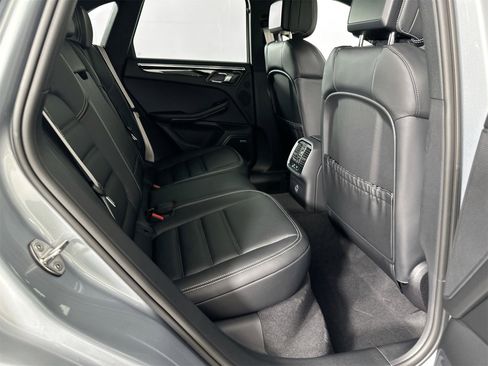 Certified 2025 Porsche Macan image 21