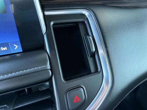 Used 2022 Chevrolet Suburban Z71 w/ Z71 Off-Road Package image 22