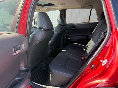 Used 2025 Toyota Corolla Cross XLE image 15