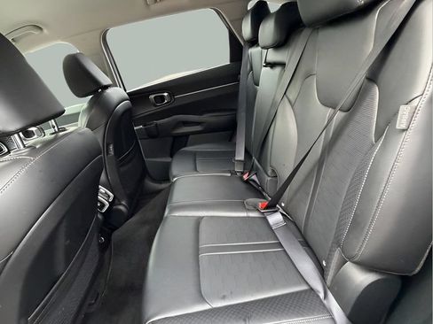 Used 2024 Kia Sorento S FWD image 14