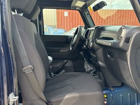 Used 2013 Jeep Wrangler Unlimited Sport w/ Max Tow Pkg AWD/4WD image 13