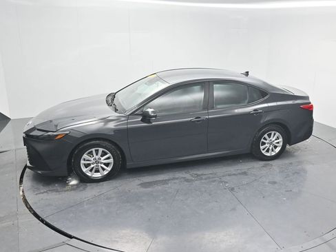 Used 2025 Toyota Camry LE image 42