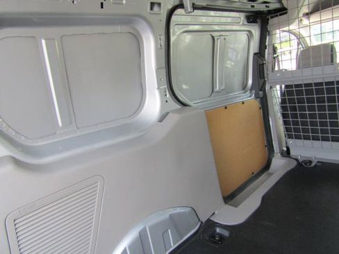 Used 2023 Ford Transit Connect XLT FWD image 16