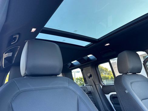 Used 2025 Land Rover Defender 110 S image 16