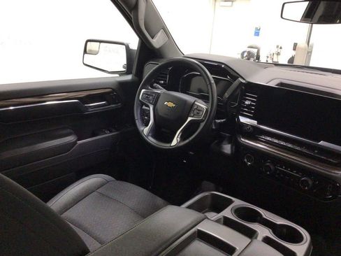 Used 2023 Chevrolet Silverado 1500 LT image 16