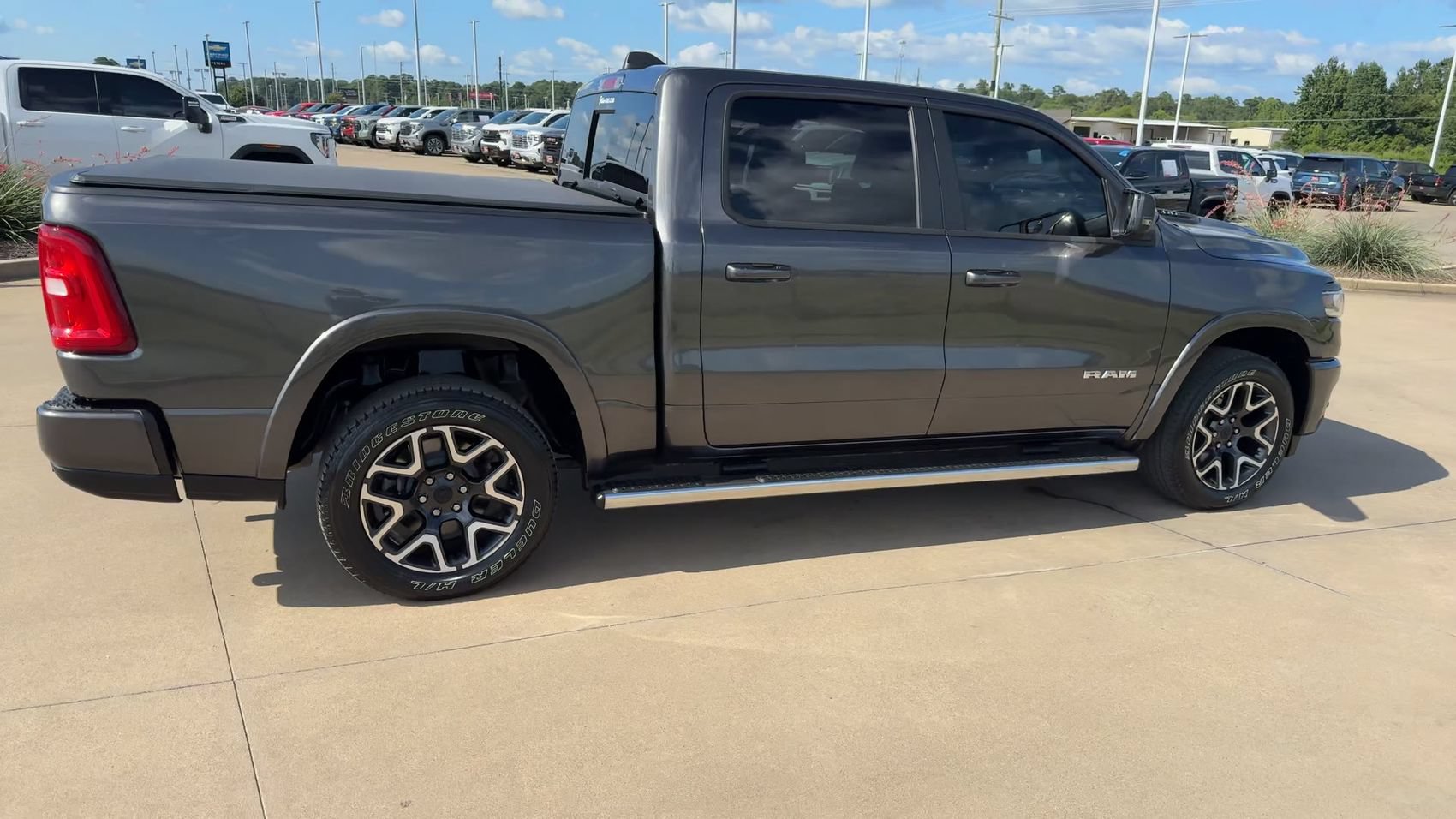 Used 2025 RAM 1500 Laramie AWD/4WD image 9