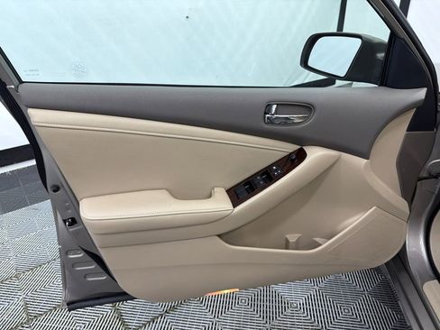 Used 2012 Nissan Altima 2.5 SL w/ 2.5SL Pkg FWD image 11