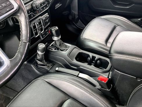 Used 2020 Jeep Gladiator Overland AWD/4WD image 15