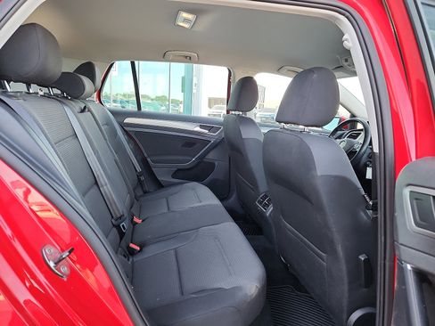 Used 2017 Volkswagen Golf S image 14