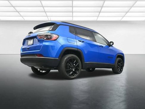 New 2026 Jeep Compass Latitude image 24